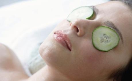 5 Home Remedies To Get Rid Of Dark Circles Naturally