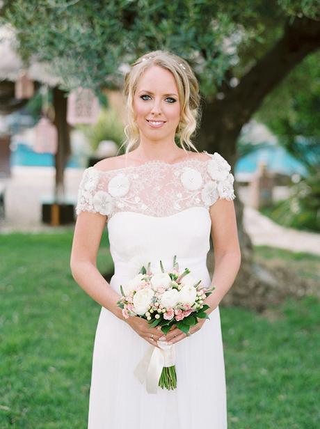 Beautiful destination wedding with pastel colors | Gemma & Sean destination-wedding-pastel-colors-4