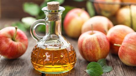 5 Apple Cider Vinegar Beauty Benefits for Skin and Hairs