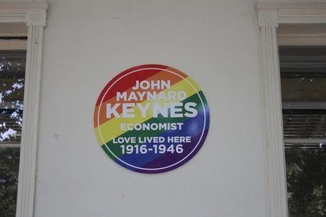 In & Around #London… #Pride #LovesLivesHere #LoveIsLove