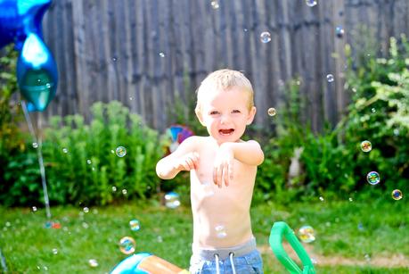 2nd birthday party, bubble machine