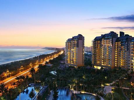 Spend Your Vacation On the World’s Most Beautiful Bays And Beaches In Sanya