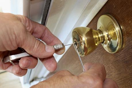 The benefits offered by residential locksmith for the safety and security of your loved ones
