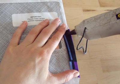 How-Tuesday: Fabric Scrap Envelopes