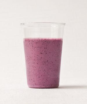 Gingery berry and oat smoothie