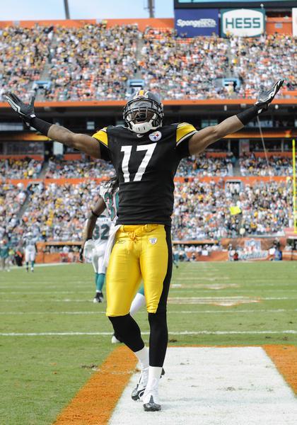 Why Are There No Takers for Pittsburgh Steelers' Wide Receiver Mike Wallace?