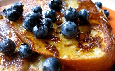 Sunday Breakfast: French Toast with Blueberries