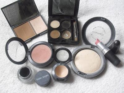 Whats In My Make-Up Bag?