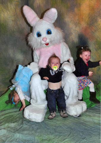 13 Awful Easter Bunny Family Photos