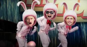 Video: Alexander Skarsgard Does The Hop