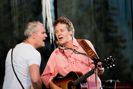 Blue Rodeo keeps ’em thirsty on a hot Friday night in Banff
