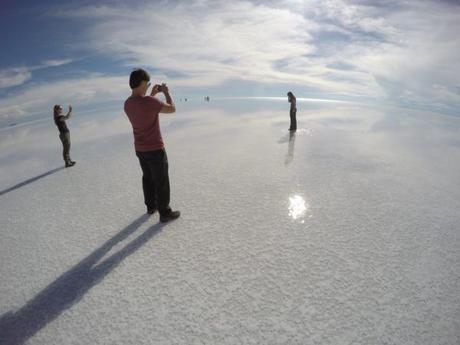 How to See the Mirror Effect in the Bolivian Salt Flats