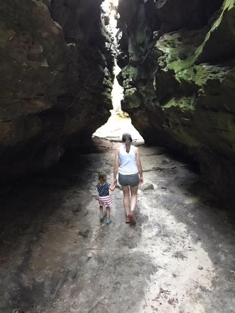 bear cave trail petit jean state park