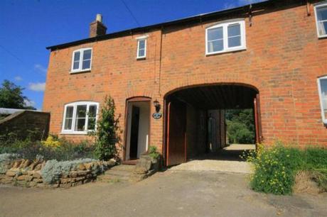 Visit Strat-Ford-Adon Town And Stay In Exquisite Cottages!