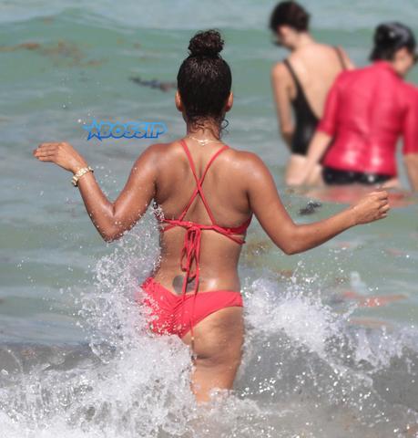 Slippery… C-Milli Splashes It Up In Miami Beach With Her Family