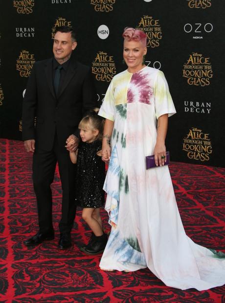 Pink was mom-shamed for an Instagram of her cooking with her kids