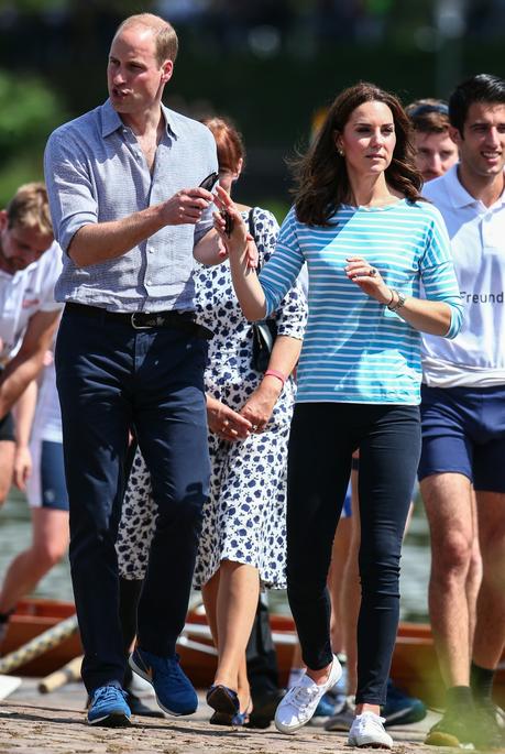 Duchess Kate changed into jeggings & a striped shirt for a German boat race