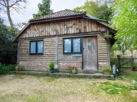 Visit New Forest Cottage And Get Enthralled By Its Beauty!