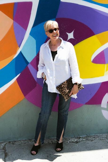 Fresh Denim And All Skate style blogger Susan B. wears Frame split hem jeans from the Nordstrom Anniversary Sale. Details at une femme d'un certain age.