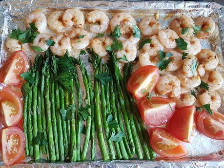 MEAL PREP | ONE PAN LEMON BUTTER GARLIC PRAWNS