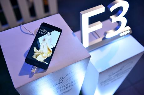 OPPO F3 Sarah Geronimo Limited Edition and Finally Found Someone Premiere Night