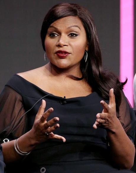 MINDY KALING DEBUTS BABY BUMP CONFIRMS TO OPRAH THAT SHE’S 5 MONTHS PREGNANT
