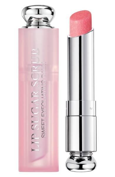 Lifestyle blogger Susan B. reviews Dior Lip Sugar Scrub lip exfoliator. Details at une femme d'un certain age.