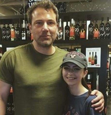 Ben Affleck And His Girlfriend Shopped For Booze