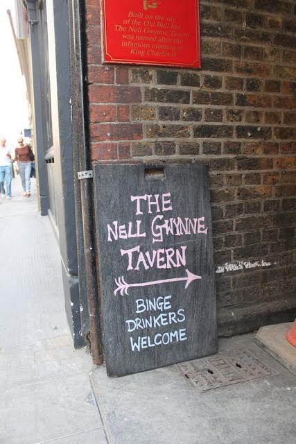 The #London Nightly #Photoblog 08:08:17 Binge Drinkers Welcome