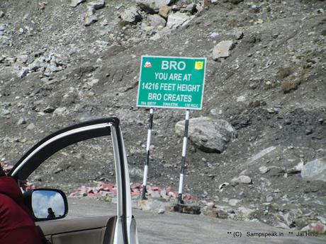 a pass at 14216 feet Nathu La ~ the great Indian Soldier protecting us ...