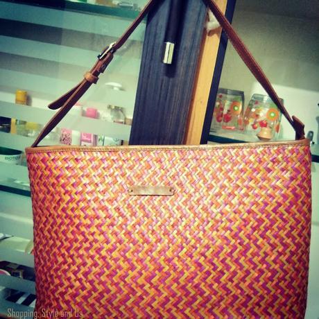 A closer look of Kadam-Haat Handmade pati-bet handbag