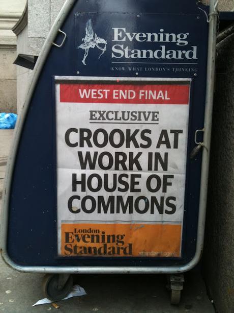 The #London Nightly #Photoblog 19:08:17 Crooks in #Westminster Hold The Front Page!