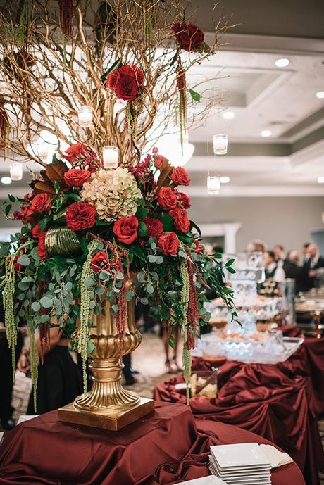 glamorous-wedding-gold-burgundy-colors-34