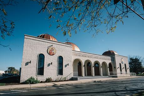 glamorous-wedding-gold-burgundy-colors-22