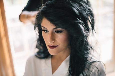 glamorous-wedding-gold-burgundy-colors-12