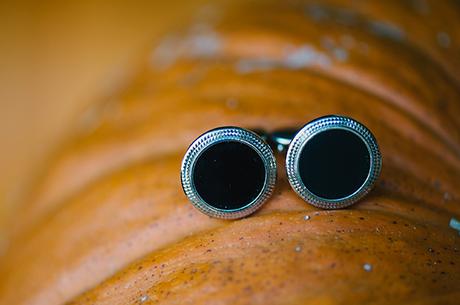 glamorous-wedding-gold-burgundy-colors-17