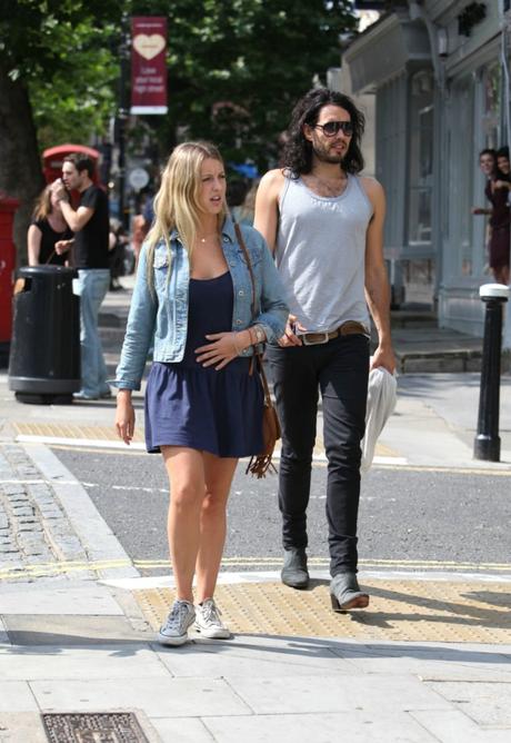 Russell Brand married Laura Gallacher & they had an Indian-themed reception
