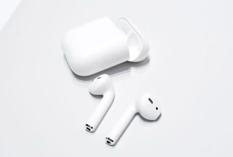 Gear Closet: Apple AirPods Wireless Earbud Review