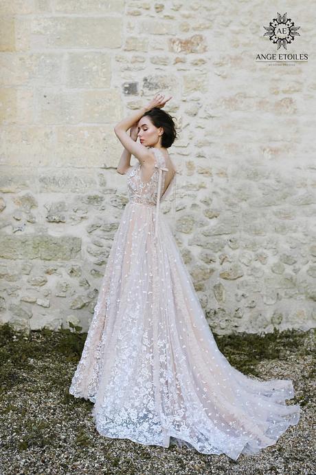 15 Show Stopping Rara Avis Wedding Dresses That Will Get Your Guests Talking