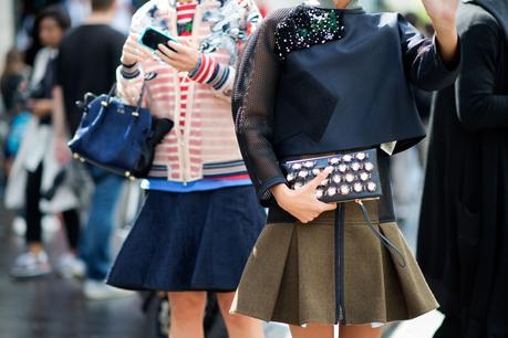 Ways To Keep Fashion Simple Yet Trendy Without Falling Into Debt