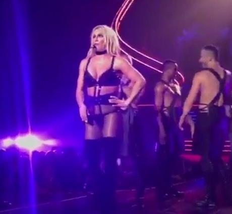 Open Post: Hosted By Britney Spears Reacting To A Drunk Fan