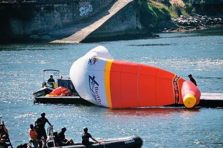 fixing a pylon @ Red Bull Air Race 2017 - Porto