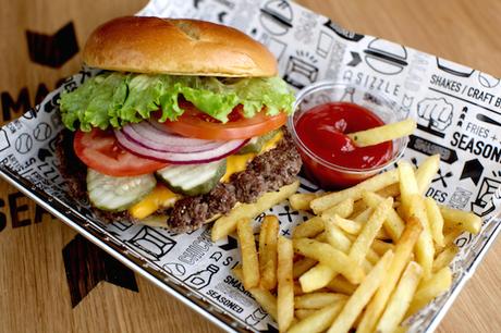 Food News: Smashburger opens 5th UK venue