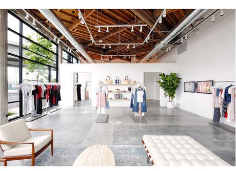 And this is how  Reformation Store looks like. Today I intend to visit a Reformation store in my life or better - createmy own REFORMATION store. Name would be Indi-Reformation!!!