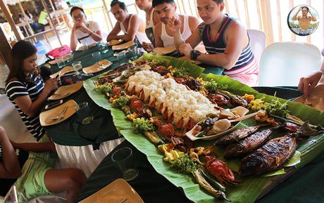 🍽 Boodle Fight at Sungayan Grill & Floating Restaurant - The Taste of Bolinao.