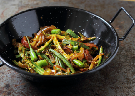 Achari Bhindi Pyaz:Okra In Pickle Spices