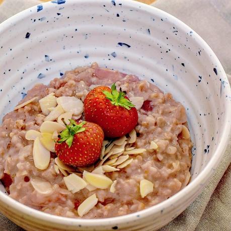 Recipe|| Strawberry and Almond Porridge