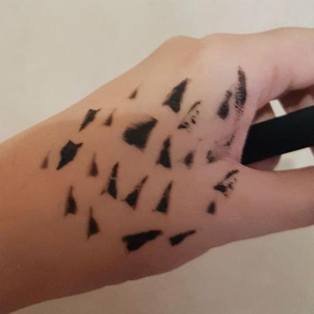 Get the Perfect Cat Eyeliner Easily: The Vamp Stamp Review