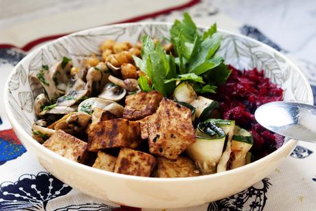 DNAFit – Low Fat Meal Plan: Buddha Bowl with beet rice!