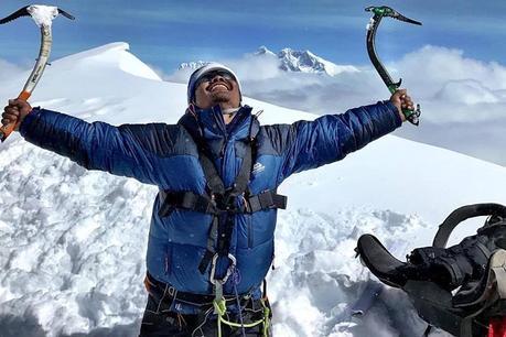 Himalaya Fall 2017: Duble Amputee Summits Mera Peak, Messner in Base Camp